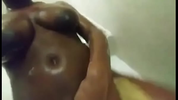 Play with pussy and titte in the shower