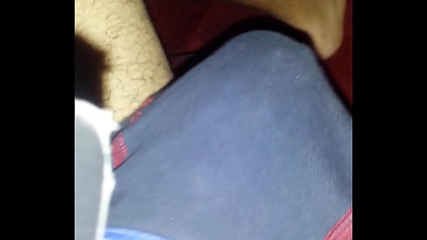 Joven latino mexicano mostrando verga