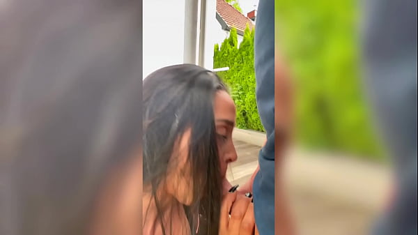 Die Terrasse l&auml;dt zu mehr ein als nur zu sitzen  