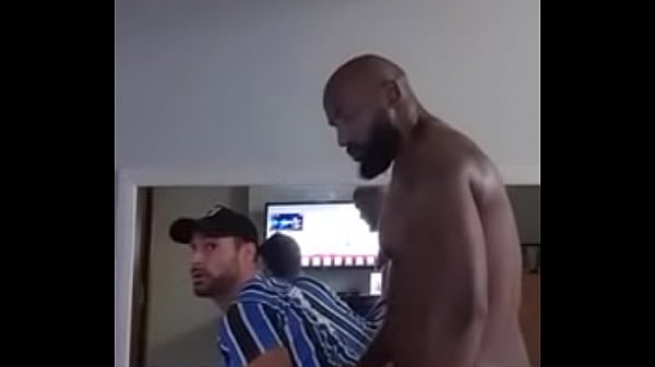 Vitor Guedes tatuado metendo rola no ga&uacute;cho gostoso