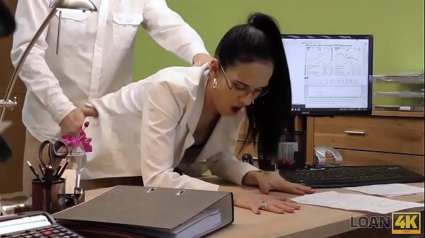 LOAN4K. Amateur musician needs money so why gives twat to loan agent 