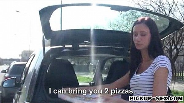 Pizza delivery girl Liliane pussy creampied for money