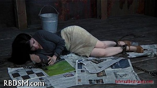 Perverted t. of babe's pussy  