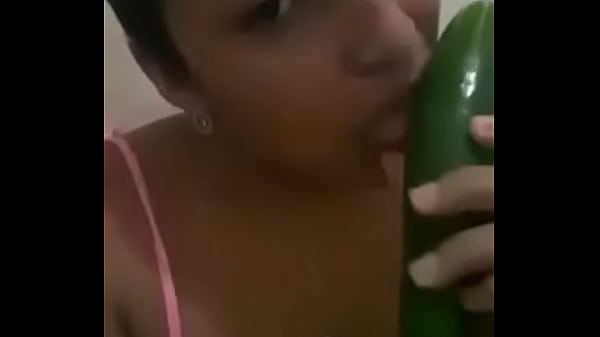 Amiga valentona necesita pene