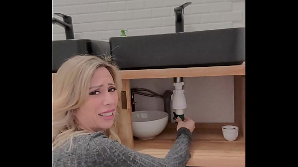 Hello la Team ! Aujourd'hui je revisite le classique du "plombier" en bouchant ...