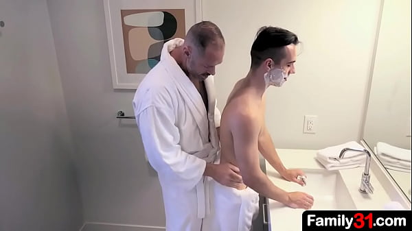 The Best Gay Version of Taboo Porn - D. Arclyte & Brad Payton in "A Closer Shave" 