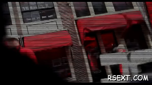 Sexy wazoo babe sucks weenie