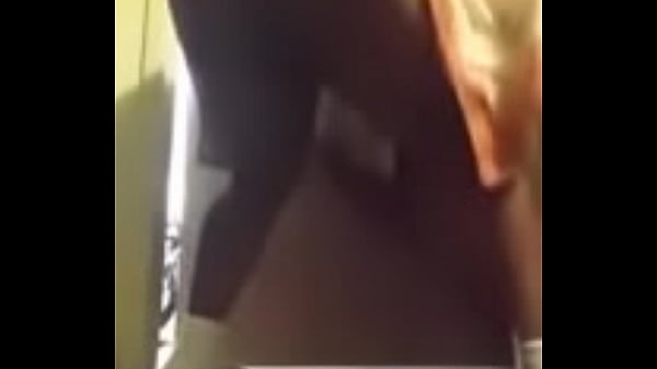 7912002 black chub ass shake  