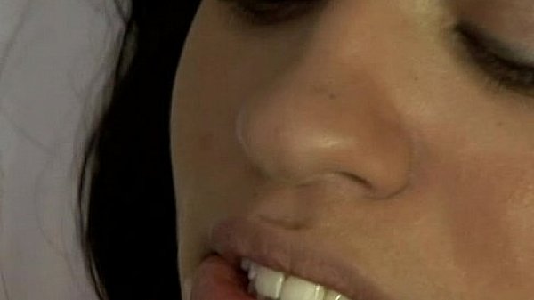 Nice ebony girl gets facial 