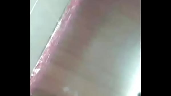 Nứng qu&aacute; show h&agrave;ng