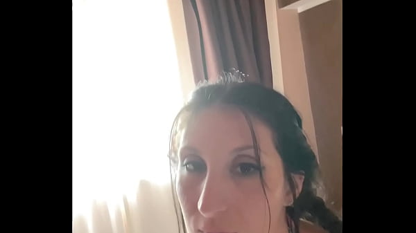 Ragazza mora succhia per la verifica  