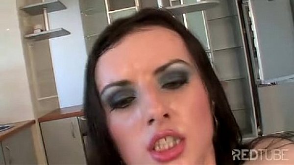 Namorado fundendo no cu na buceta da gata