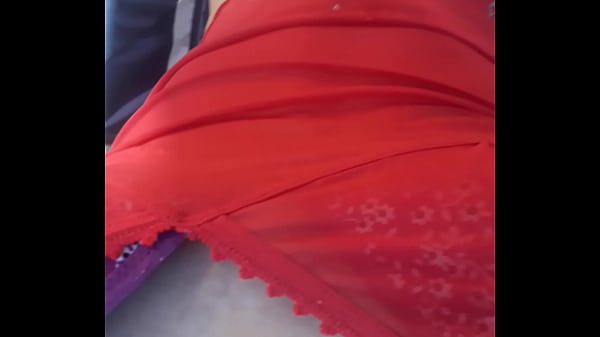 Me pongo colale, sosten y un traje