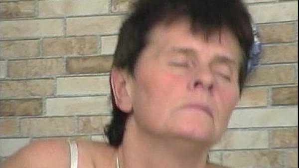 JuliaReavesProductions - Reiss Das Loch Auf - scene 3 - video 2 natural-tits fucking brunette group