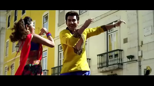 Indian hot actress Aindrita Ray nipple visible