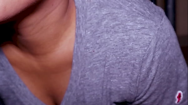 Frida me da una mamada muy sensual ella si sabe mamar la verga 