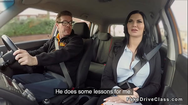 Pierced pussy Milf examiner bangs in car 