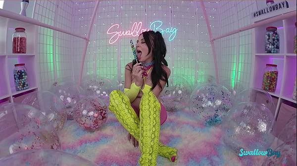 Slutty stepdaughter Ruby Moon makes my dick hard