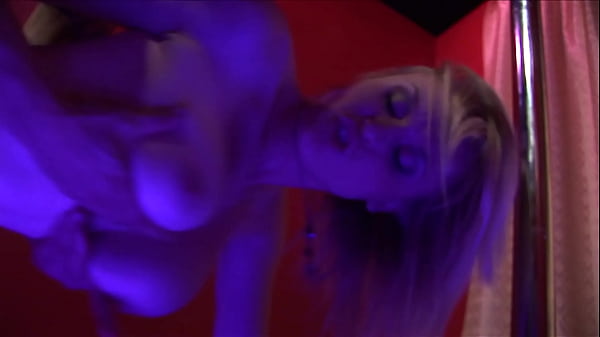 Audrey Hollander Stuffs Her Ass With A Bat 