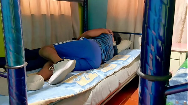 Sabroso joven mexicano de 18 a&ntilde;os me penetra con su enorme verga de 20cm 