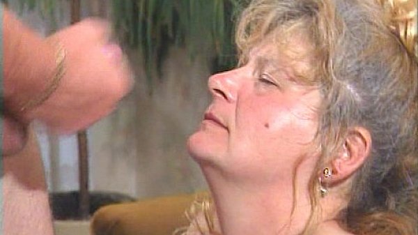 JuliaReavesProductions - Geile Fickweiber - scene 1 bigtits babe oral blowjob young