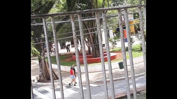 Masturba&ccedil;&atilde;o  na sacada ao ar livre