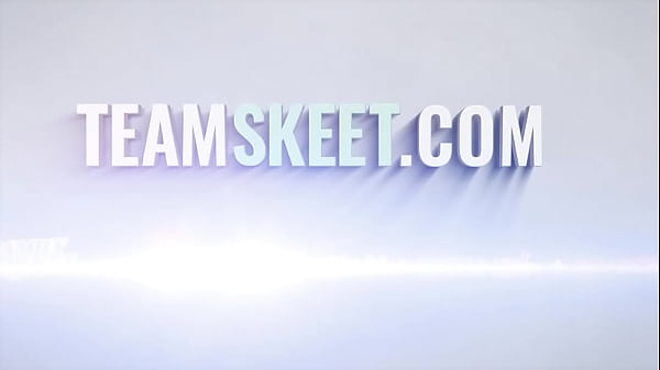 babes threesome dildo and pussy licking  