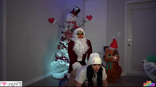Gibby the clown fucks mandimayxxx on Christmas Eve dressed as Santa clause