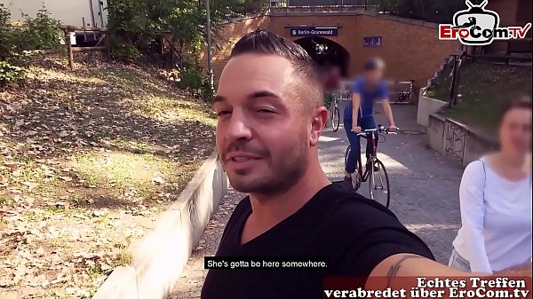 extrem zierliche kleine schlampe macht ein Sextreffen &uuml;ber EroCom Date und bumst ohne gummi