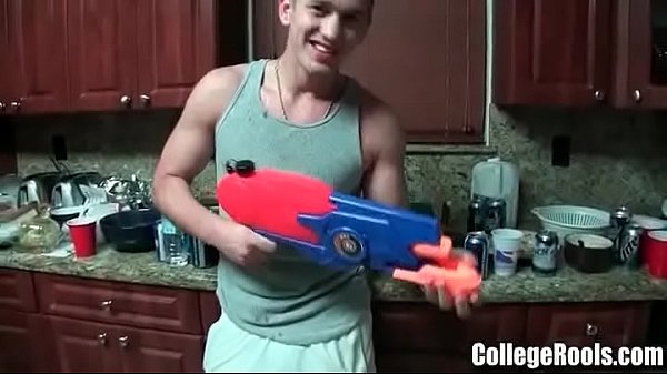 Amateur Girl Gives a Private Show in the Dorm - om