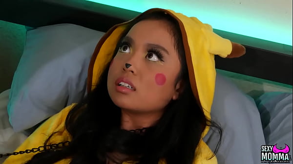 SEXYMOMMA - Leya brings Pussychu Luna home and fucks the hell out of her