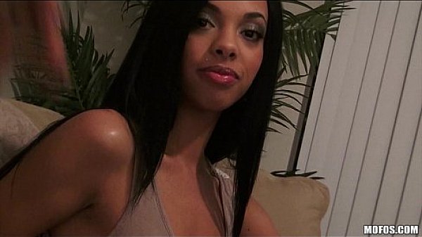 Natural Ebony beauty Taylor Luxx takes a big-dick doggystyle