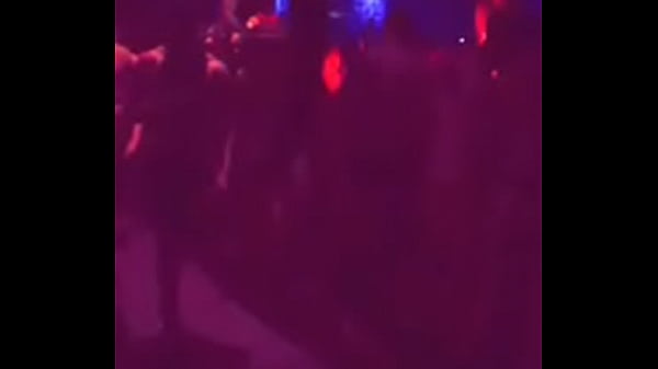 Cojiendo con mi novio en la disco  