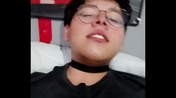 Chico femboy exitado