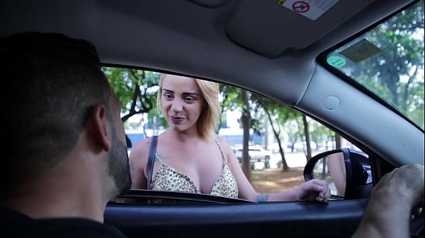 50tinha - Loira faz progama por 50 reais