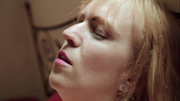 MULHERES CONTAM COMO FOI A PRIMEIRA VEZ QUE SE MASTURBARAM