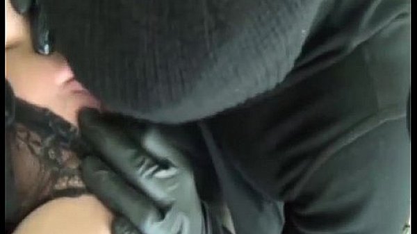 Secretaria rubia es v. por su amigo le queda gustando y se deja