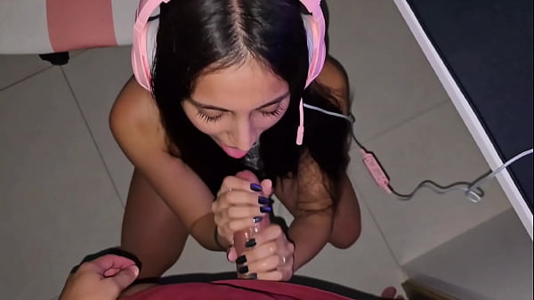 Huge Cumshot a Mi Hermanastra Gamer Kawaii