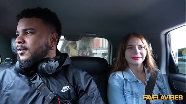 Ruivinha maravilhosa dando gostoso para dois na beira da piscina | Cintia Lara | Erick Frei | Felipe Costa | FV