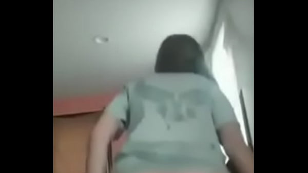 J'adore visser mon petit cul sur ta grosse bite