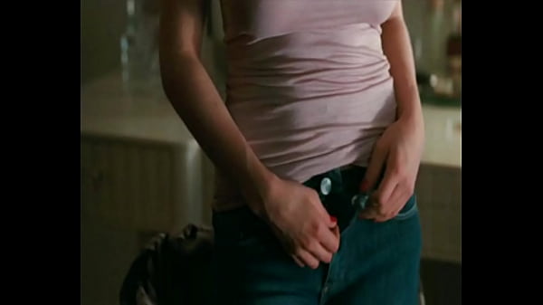 Amanda seyfried and Julianne Moore Lesbian Scene in Chloe (1080p)