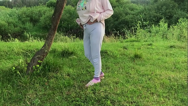 I saw a beauty in nature, she played with a pussy, and then I came home and fucked her  