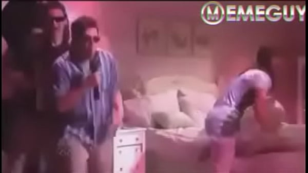 Surpresa no quarto da novinha  