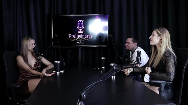 Ela n&atilde;o conseguiu chupar o pau dele, falou sobre seu come&ccedil;o e o cliente enrolou no sexo oral em lugar errado - Yasmin Pariz & Ktal Vagabundo do Bom (SHEER/RED)