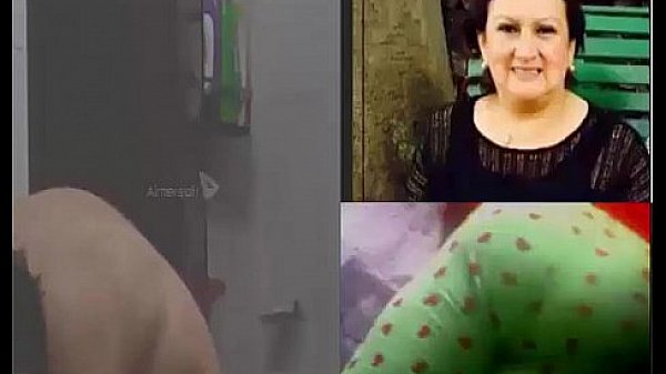 Espiando a una se&ntilde;ora madurita ecuatoriana lav&aacute;ndose el sapo