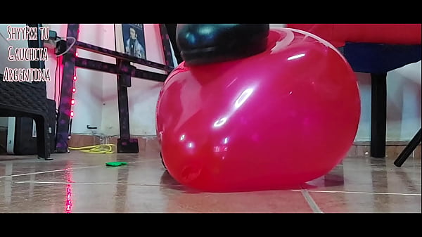 ShyyFxx hermosa argentina frotandose con globos!