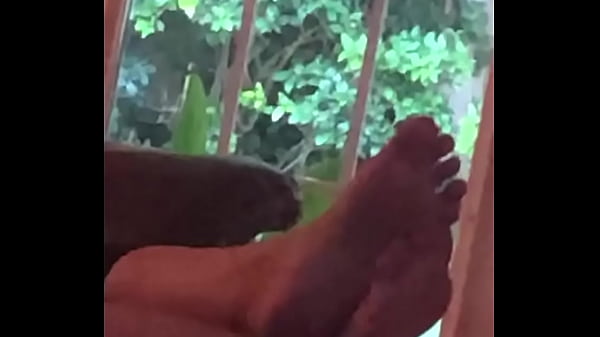 Filming my step sisters long hot toes  