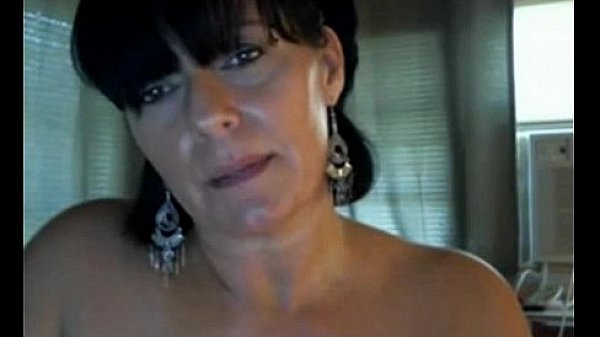 Sexy mature dildoing her ass on webcam