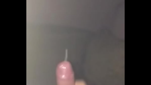 Novinho gozando gostoso