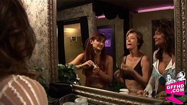 Girls having fun 0101